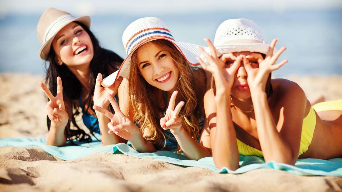 cosmetic dentist brentwood | friends at beach
